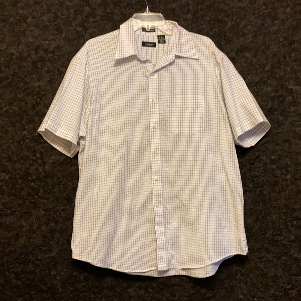 VanHeusen Short Sleeve Button Down Shirt